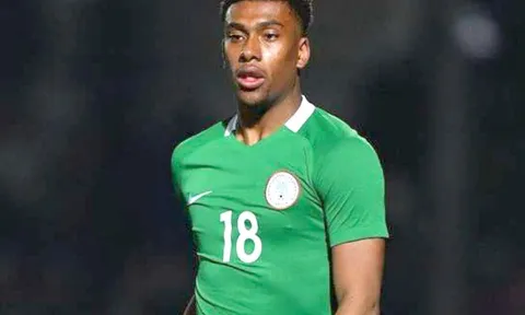 Alex Iwobi chơi đầy nỗ lực trước Zambia