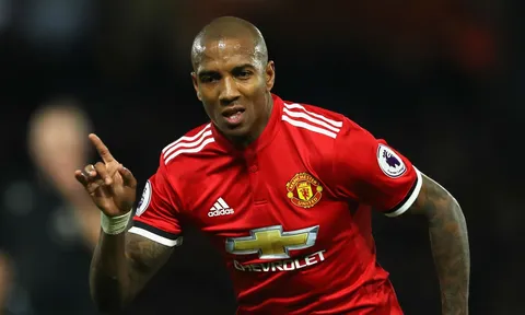 Ashley Young chỉ ra 4 cái tên "không thể tin nổi" tại MU lúc này
