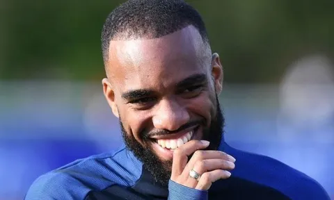 Alexandre Lacazette: Đã đến lúc bước ra ánh sáng