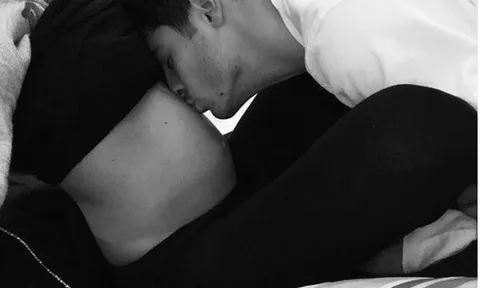 Morata nhận ngàn like khi đăng ảnh hôn vợ bầu
