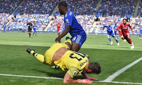 Alisson: Sẽ còn sai, nhưng cuộc đời có cho phép?