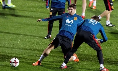 Alvaro Morata và De Gea 'chạm mặt' ở tuyển