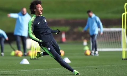 Ăn mừng rạng rỡ trên sân tập, Sane đã sẵn sàng đốt lưới Tottenham