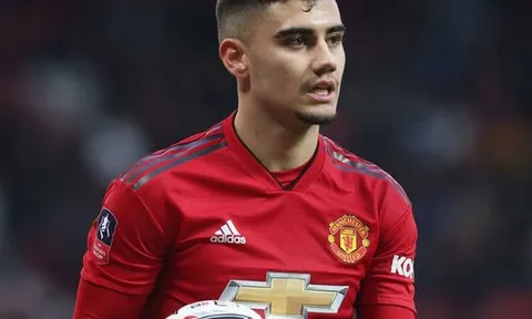"2 tiền vệ này không đủ giỏi để chơi cho Man Utd"