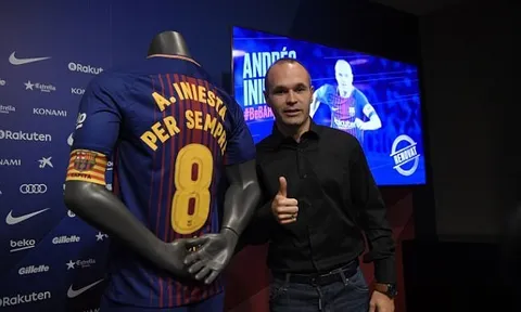 Andres Iniesta rạng rỡ khi được Barca giữ chân trọn đời