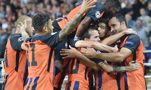 Shakhtar Donetsk 2-1 Napoli: Sa lầy trên đất Ukraine