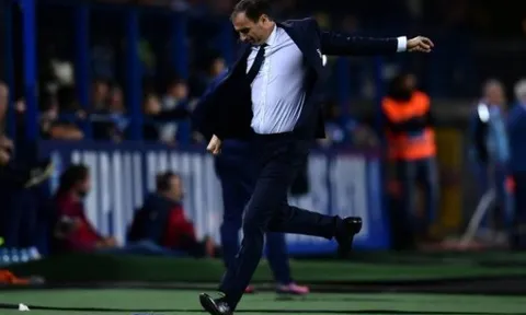Allegri nổi điên, cầu thủ đối phương biết trước Ronaldo sẽ ghi bàn