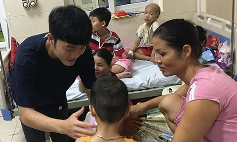 Điểm tin bóng đá Việt Nam sáng 05/10: Công Phượng, Xuân Trường làm việc thiện dịp trung thu