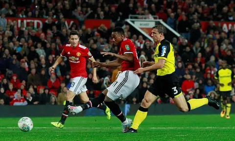 Anthony Martial chơi quá hay trước Burton