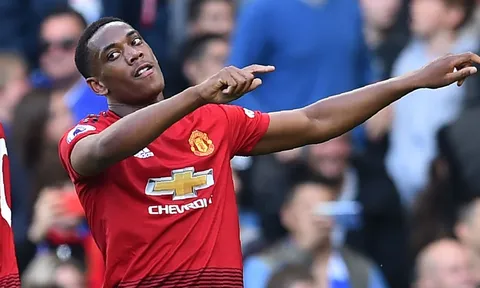 Anthony Martial - Tên loạn thần, cái ôm và bản hợp đồng mới với MU