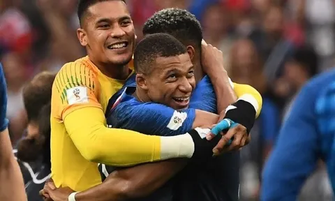 XÁC NHẬN: Người hùng tuyển Pháp muốn rời PSG đến Chelsea hè qua
