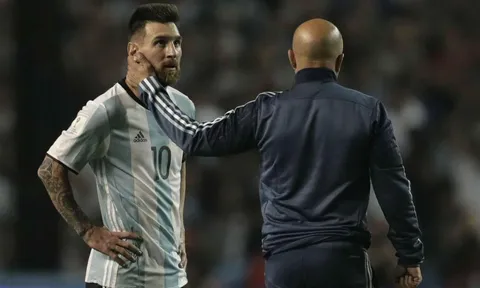 Argentina lỡ hẹn World Cup: Đừng khóc cho Messi
