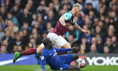 Mục tiêu 50 triệu bảng của Chelsea tức giận rời sân, cự cãi HLV