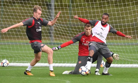 Arsenal hăng say tập luyện, sẵn sàng chiến Norwich