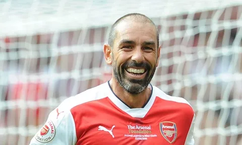 "Arsenal sẽ lọt vào top 4 Premier League và vô địch Europa League"