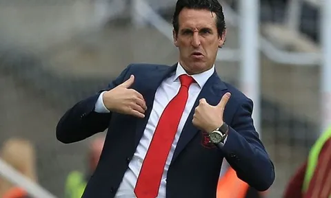 Arsenal thắng trận, HLV Unai Emery vẫn "nổi đóa" với học trò