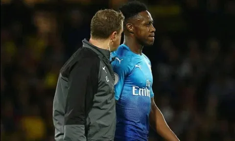 Trụ cột thi nhau nhập viện, Wenger méo mặt