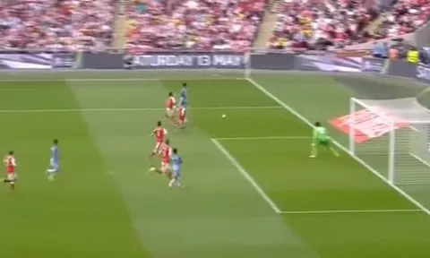 Arsenal từng đánh bại Man City thế nào vào tháng 04