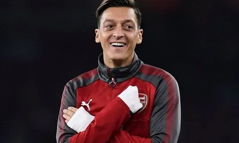 Hé lộ chi tiết khiến Mesut Ozil bật cười khi nhớ về bóng đá Việt Nam