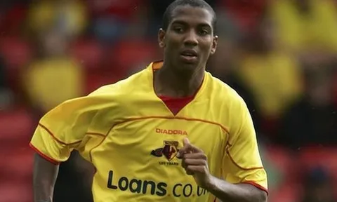 Ashley Young từng ghi siêu phẩm đá phạt cho Watford