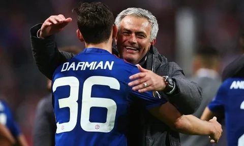 Azzurri thất bại: Khi Ventura không hiểu ý… Mourinho