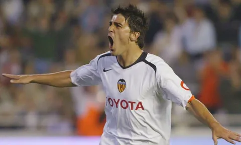 Bạn có nhớ đội hình cực mạnh của Valencia mùa 2007/08?