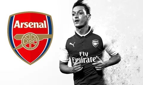 Bạn đã biết ai chơi tốt hơn Ozil trong trận thua của Arsenal chưa?
