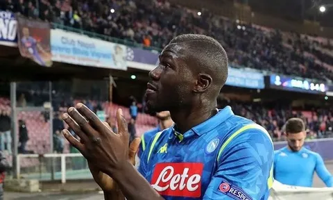 Bạn đã hiểu vì sao Man Utd quyết mua "quái vật" của Napoli chưa?