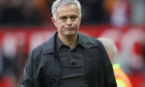 Không phải Cahill, đây mới là người Mourinho nên "giải cứu"