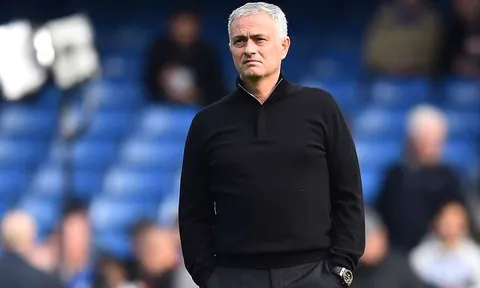 Hòa Chelsea, Mourinho được học trò đưa lên tận chân mây
