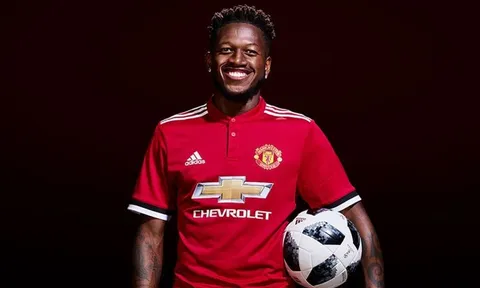 Góc Man Utd: 9 trận đấu và 2 chiếc mặt nạ