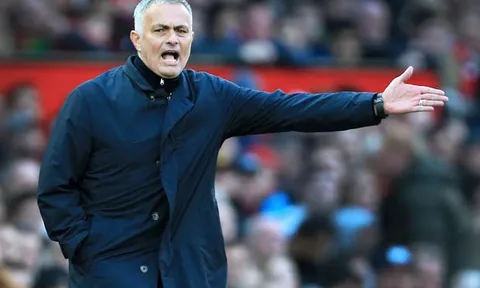 Thường xuyên đổ lỗi, Mourinho có thâm ý cả!