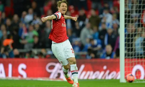 Bản hợp đồng tệ nhất lịch sử Arsenal giải nghệ