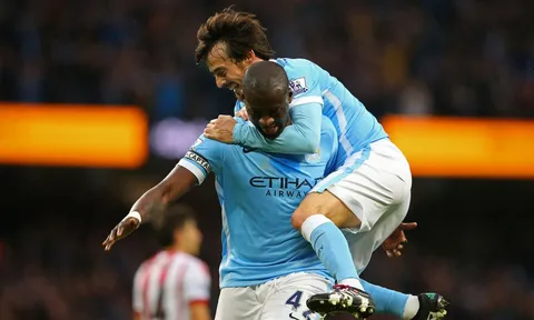 Bàn thắng để đời của Yaya Toure và lưới Sunderland