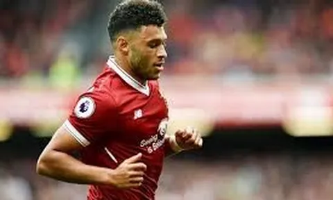 Bàn thắng ra mắt của Chamberlain trong màu áo Liverpool