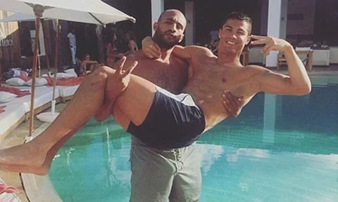 ‘Bạn trai tin đồn’ của Ronaldo mãn hạn tù, sẵn sàng tranh đai thế giới