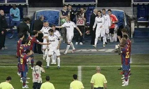 Barca tuyên bố không có chuyện xếp hàng vinh danh Real Madrid tại El Clasico