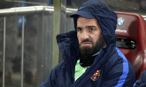 Barcelona cho không, Turan vẫn 'ế'