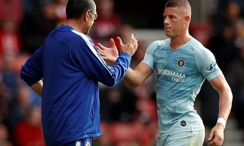 Barkley tiết lộ thông điệp của Sarri trước khi phá tung mành lưới M.U