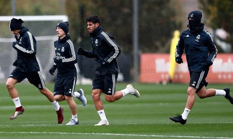 Bất chấp cái lạnh thấu xương, dàn sao Real Madrid vẫn tập cực sung
