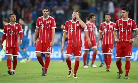 Sau vòng 3 Bundesliga: Dortmund đã tệ, Bayern còn kém hơn!
