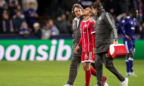 Bayern gặp nguy với chấn thương hai trụ cột