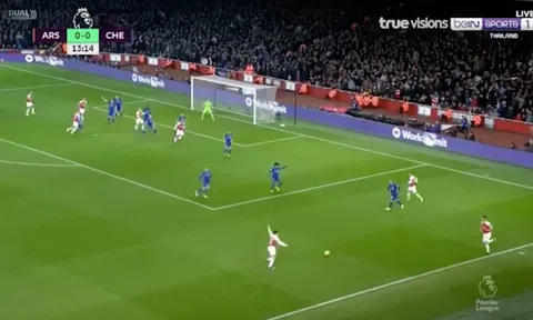 Bellerin đứng thứ 2 Premier League sau pha "sục bóng" của Lacazette