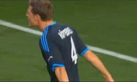 Benedikt Hoewedes, là chắn thép mới của Juventus