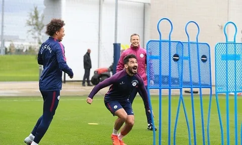 "Bệnh binh" Gundogan khuấy động sân tập Man City