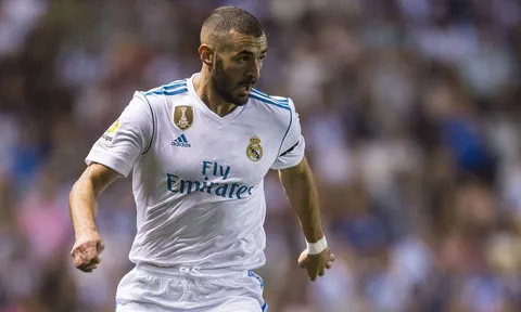 Benzema gia hạn với Real cùng điều khoản giải phóng khủng khiếp