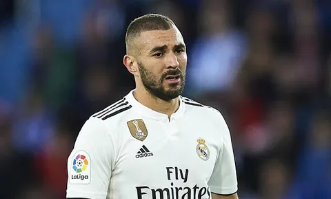 Benzema: "Tôi chơi bóng để viết nên lịch sử"