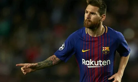 Berbatov: "Ronaldo hay, nhưng Messi đẳng cấp hơn"