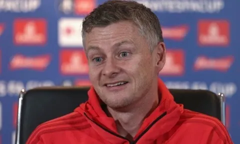 Berbatov không thể tin 1 điều với Solskjaer và Man Utd