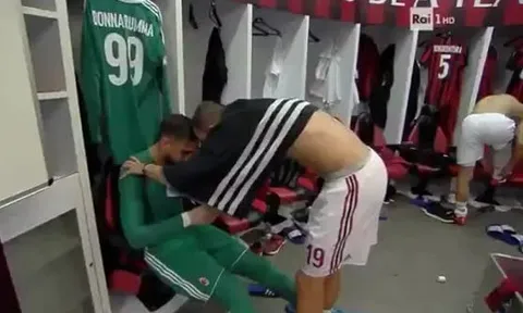 Bị CĐV Milan chỉ trích, Donnaruma chỉ biết khóc trong phòng thay đồ